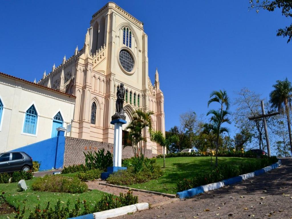 Hotel Pousada And Safari Cuiabá Exteriör bild